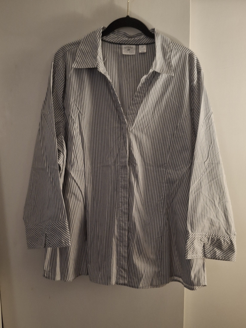 Riders By Lee Women's Black and White Pinstripe Button-Down Shirt